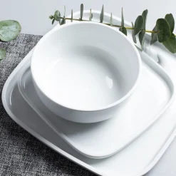 A La Carte 'Bergen' Porcelain Soup and Pasta Plate (White)