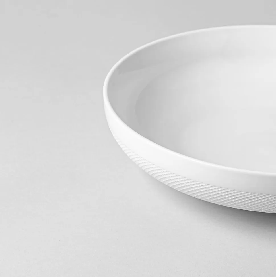 A La Carte 'Diamond' Porcelain Serving Bowl 11.5" (White)