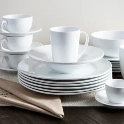 A La Carte 'Oxford' Porcelain Teacup with Saucer 250ml (White)