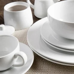 A La Carte 'Oxford' Porcelain Teacup with Saucer 250ml (White)