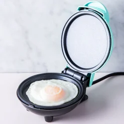 Dash Mini Round Griddle (Aqua)