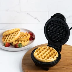 Dash Mini Round Waffle Maker (Black)