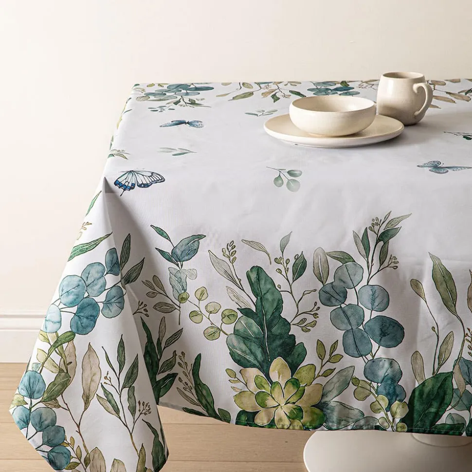 Easycare Printed 'Garden Whsiper' Polyester Tablecloth 58"x78" (Green)