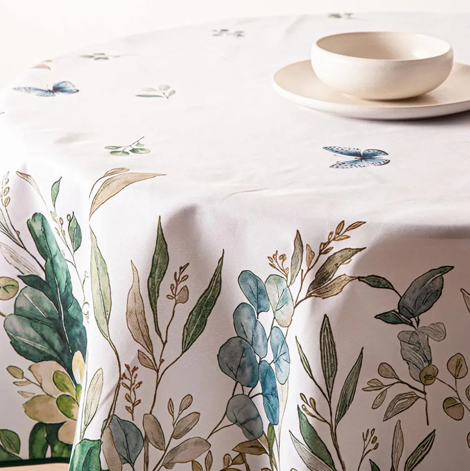 Easycare Printed 'Garden Whsiper' Polyester Tablecloth 70" (Green)