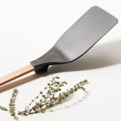 Epicurean Gourmet Series Wood-Nylon Solid Turner (Natural/Black)