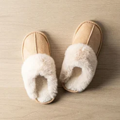 Harman Aspen 'Sherpa Lined Cuff' Memory Foam Slippers Women (Natural)