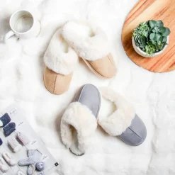 Harman Aspen 'Sherpa Lined Cuff' Memory Foam Slippers Women (Natural)