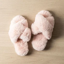 Harman Tahoe 'Criss Cross' Memory Foam Slippers Women (Blush)