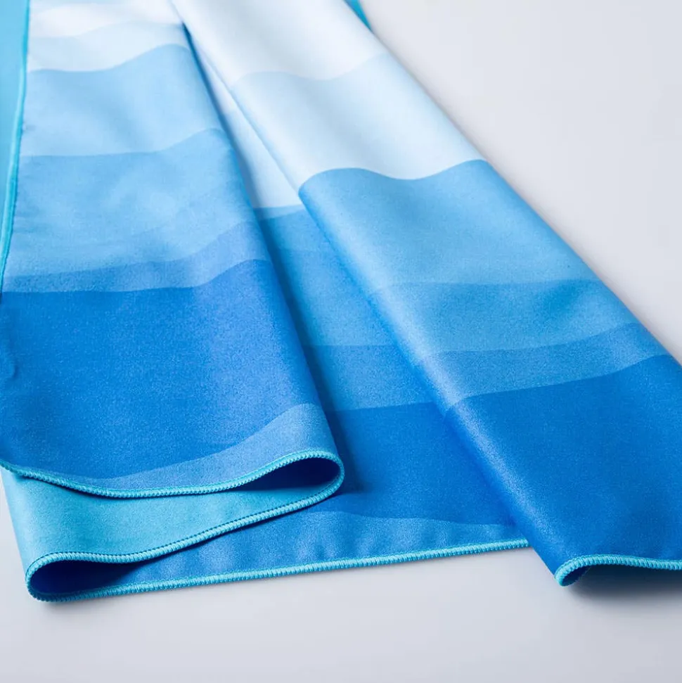 KSP Beachside 'Waves' Microfibre Beach Towel (Blue)