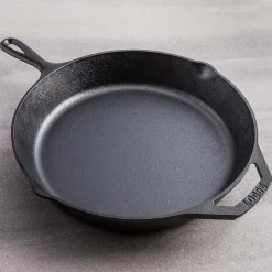 Lodge Logic Canadiana Frypan with Helper Handle (Black)
