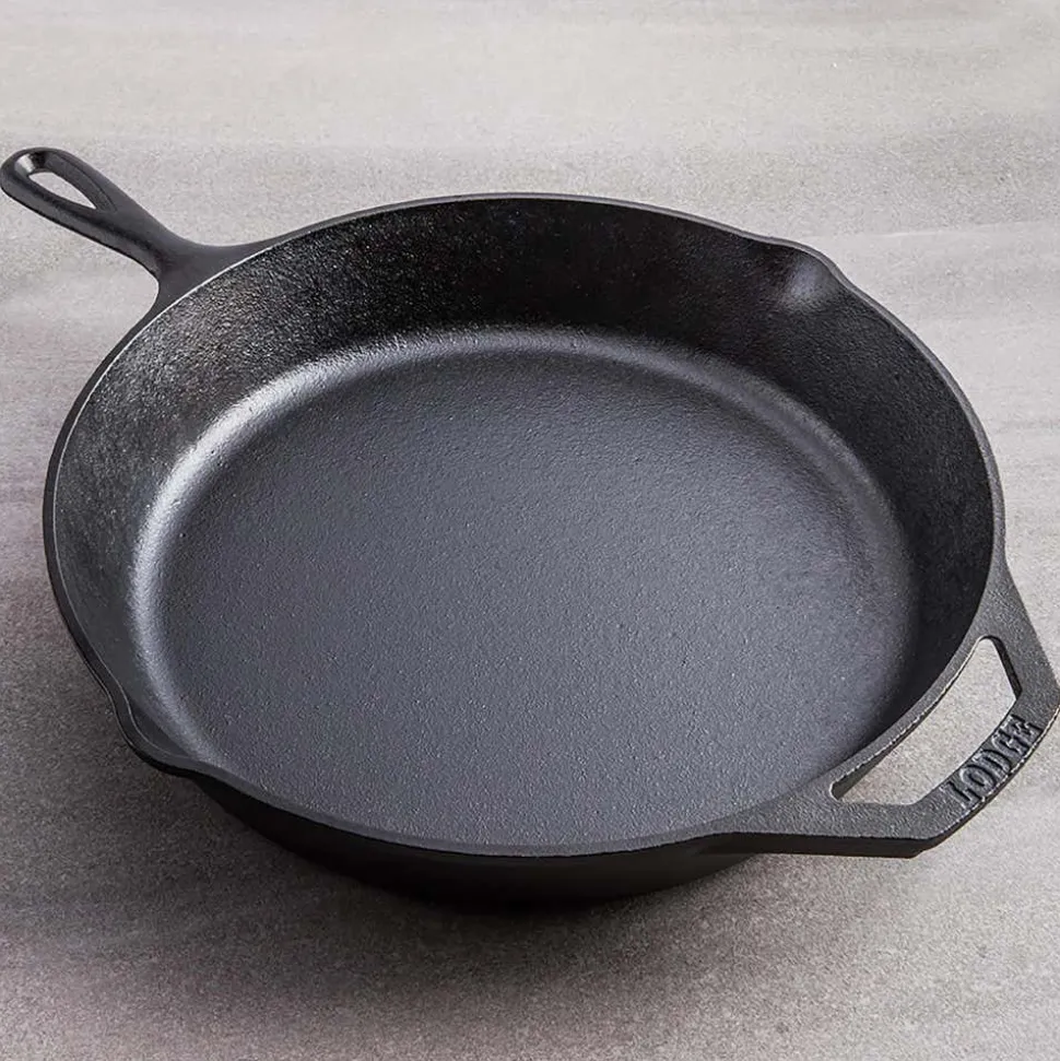 Lodge Logic Canadiana Frypan with Helper Handle (Black)