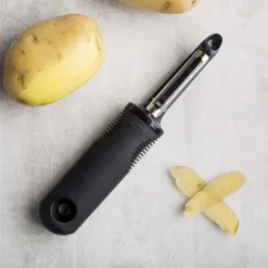 OXO Good Grips Swivel Peeler