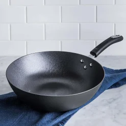 Starfrit Rapid Heat 12" Cast Iron Wok (Black)