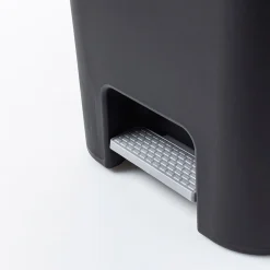 Sterilite Stepon Garbage Can 45 L (Black)