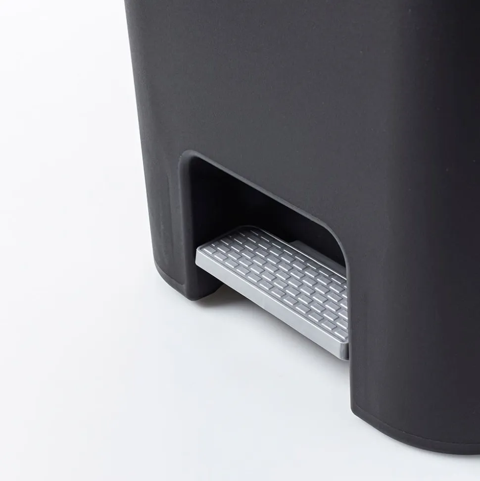 Sterilite Stepon Garbage Can 45 L (Black)