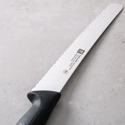 ZWILLING Twin Master 9.5" Bread-Pastry Knife Serrated (Black)