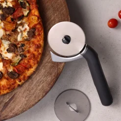 Zyliss Effortless Pizza Cutter (Black/Stainless Steel)